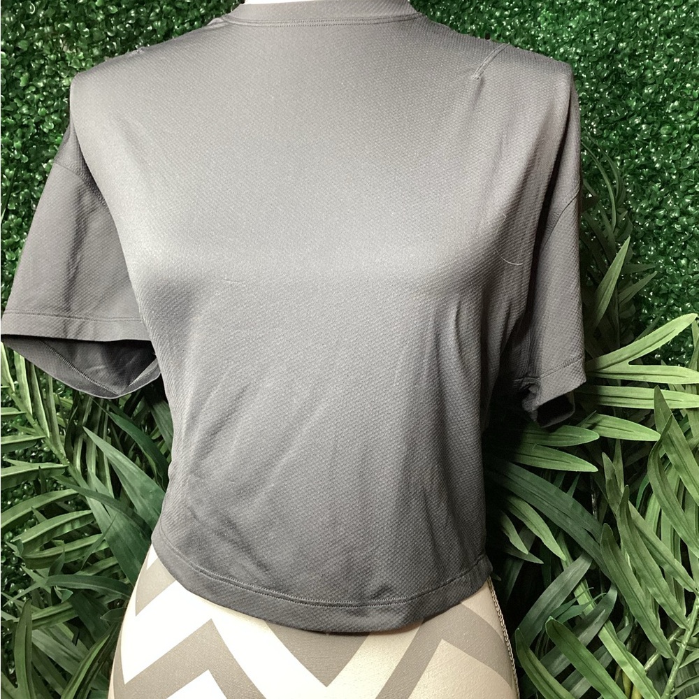 lululemon athletica Gray Crop Top